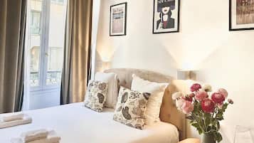 Classic Studio, City View | Iron/ironing board, free WiFi