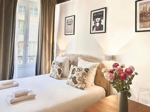 Classic Studio, City View | Individually decorated, soundproofing, iron/ironing board, free WiFi - Résidence des Halles – Apparthotel (Paris)
