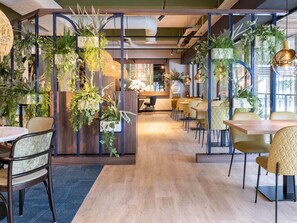 Dining - 3 Comfortable Rooms in Marknesse – Explore Canals, Villages & Natural Beauty (Marknesse)