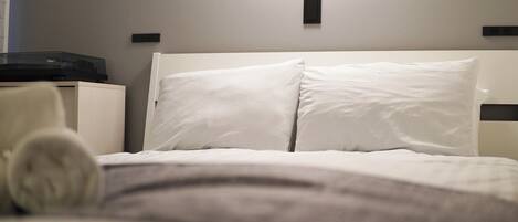 Laptop workspace, iron/ironing board, free WiFi