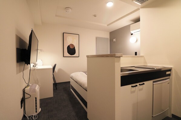 大型冷蔵庫、電子レンジ、コンロ、トースター