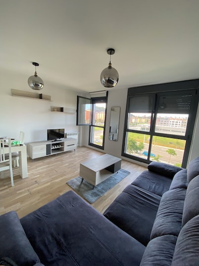 Your refuge in Santander: spaciousness, comfort and good connections.