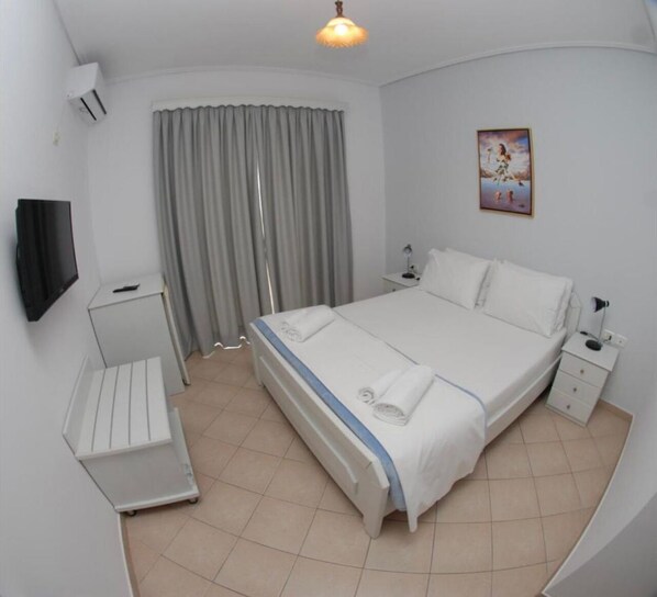 Standard Double or Twin Room, Sea View | Free WiFi, bed sheets