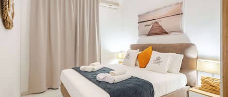 3 Schlafzimmer, Schreibtisch, Bügeleisen/Bügelbrett, Reisekinderbett