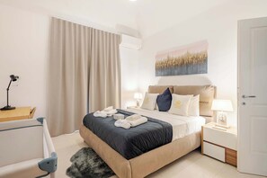 3 bedrooms, desk, iron/ironing board, travel crib