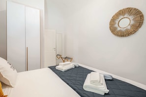 3 Schlafzimmer, Schreibtisch, BĂŒgeleisen/BĂŒgelbrett, Reisekinderbett