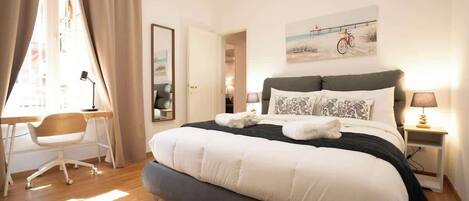 3 dormitoris, escriptori i planxa i posts de planxar