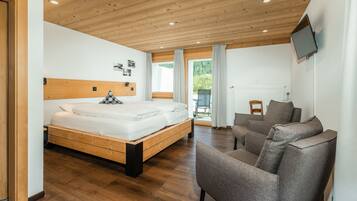 Habitación doble, vista a la montaña | Escritorio y wifi gratis