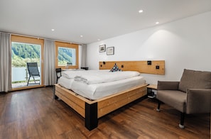 Junior-Suite, Balkon, Gartenblick
