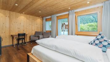 Doppelzimmer, Bergblick | Schreibtisch, kostenloses WLAN