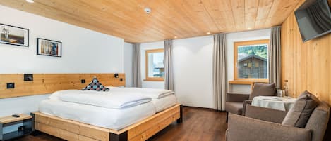 Habitació doble, vistes a la muntanya | Escriptori i wifi gratuïta