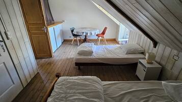 3 habitaciones, tabla de planchar con plancha y wifi