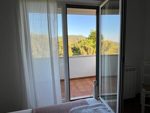 4 bedrooms, WiFi, bed sheets - Family Villa with pool, mountain views and nature in Arrábida Natural Park (Setúbal)