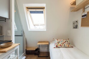 1 bedroom, WiFi, bed sheets