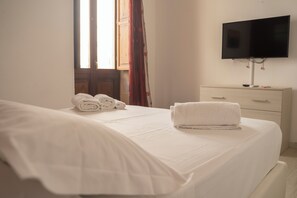 Superior Apartment | Blackout curtains, iron/ironing board, free WiFi - Damarete (Syracuse)