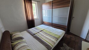 1 bedroom, in-room safe, free WiFi, bed sheets