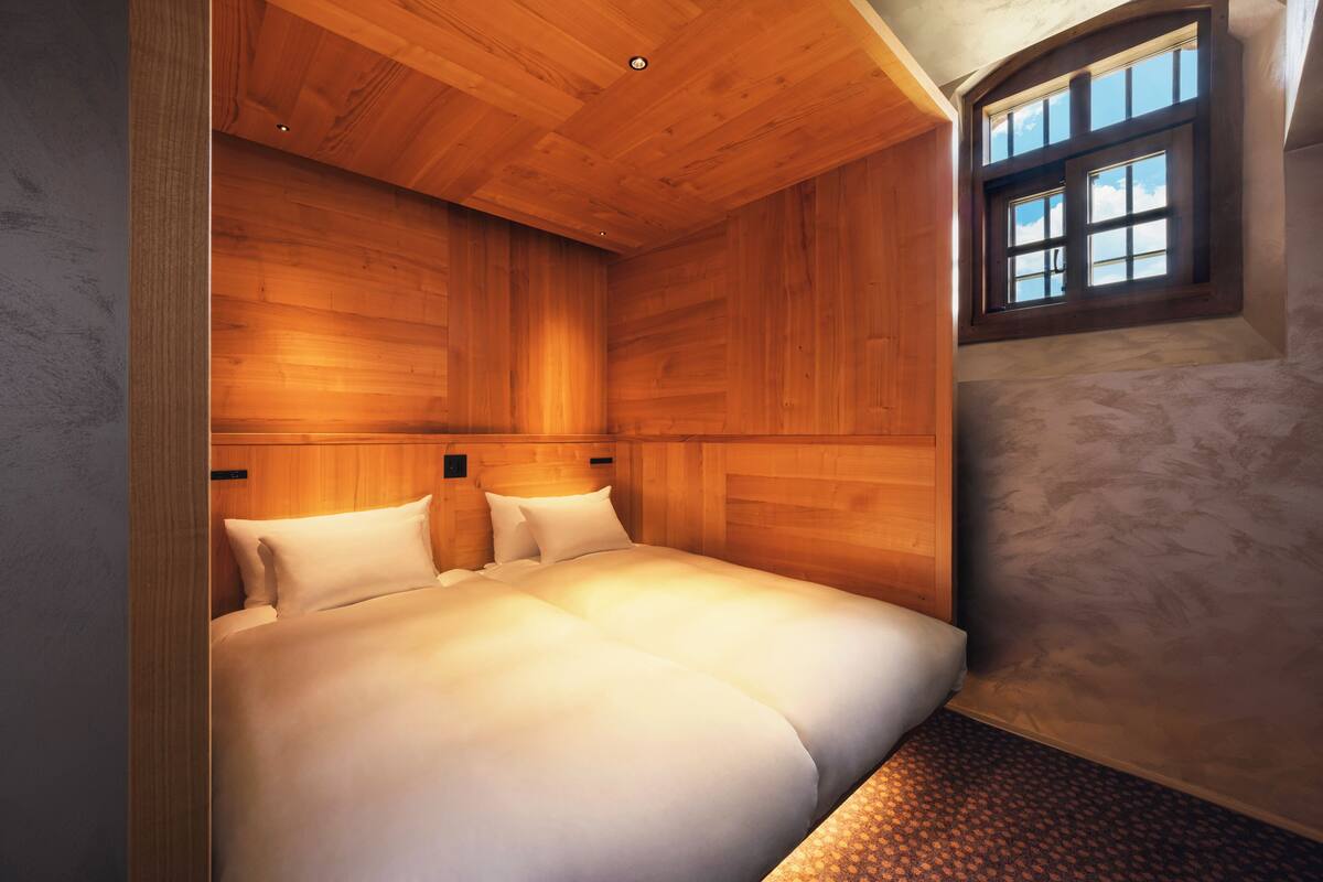 Suite, 2 lits une place, non-fumeurs | Coffres-forts dans les chambres, rideaux occultants, Wi-Fi gratuit