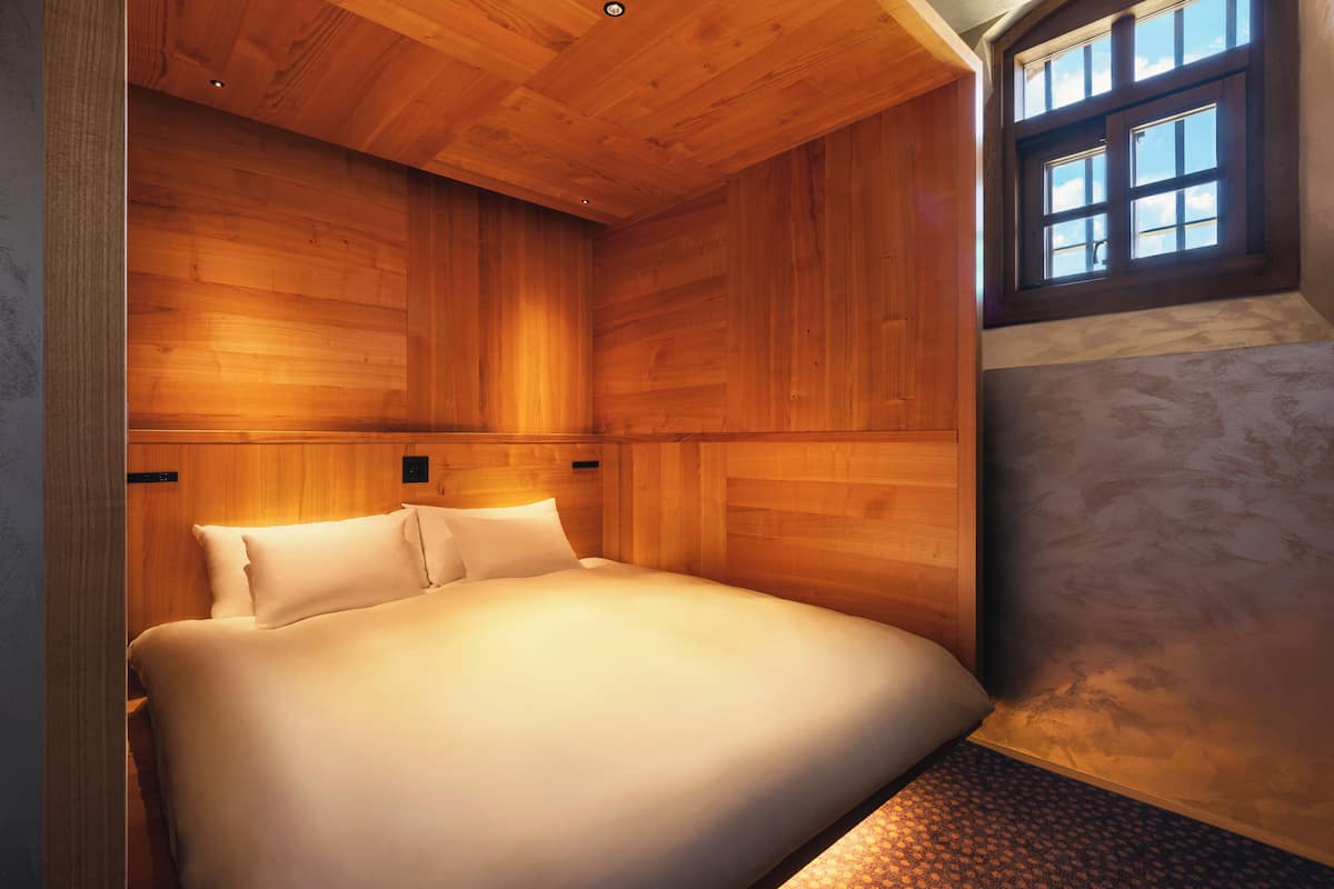 Suite, 1 King Bed, Non Smoking