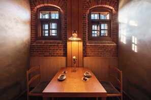 Signature Suite, 1 King Bed, Non Smoking | In-room dining