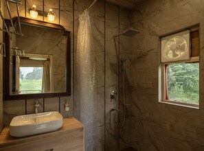 Superior Double Room, Balcony | Bathroom | Shower, towels, soap, shampoo - Zostel Homes Rajgundha (Multhan)