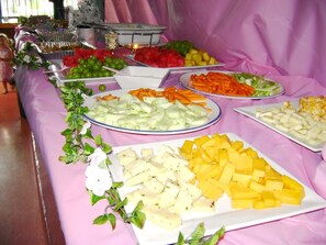 Morgenmad tilberedt efter bestilling hver dag mod et gebyr