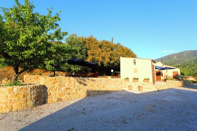 Residence of brand new apartments, 10 minutes from the center of Cefalu