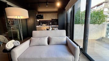 Smart TV, stereo, offices