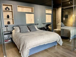 1 camera, una scrivania, ferro/asse da stiro, Wi-Fi gratuito