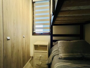 3 chambres, fer et planche à repasser, Wi-Fi gratuit, draps fournis