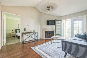 2 soveværelser, skrivebord, strygejern/strygebræt, weekendseng