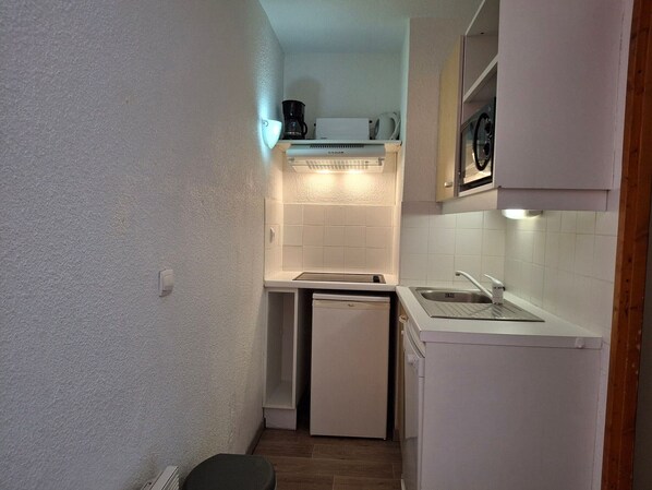 Fridge, microwave, dishwasher