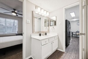 1 bedroom, desk, iron/ironing board, free WiFi