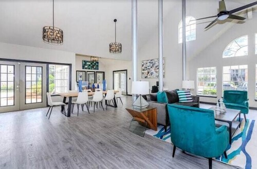 The Davis 916 I Comfy 2 Bed 2 Bath
