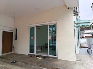 Fachada de la propiedad