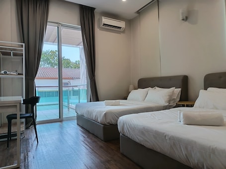 Quadruple Room | Iron/ironing board, free WiFi