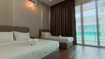 Iron/ironing board, free WiFi