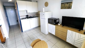 Private kitchen - T2 in Cap d'Agde, pool and parking, near beach, for 4 ppl (Cap d'Agde)