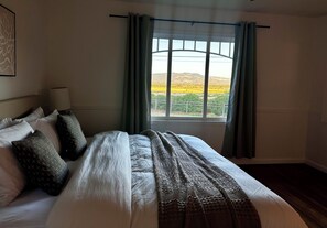 4 bedrooms, iron/ironing board, travel cot, free WiFi