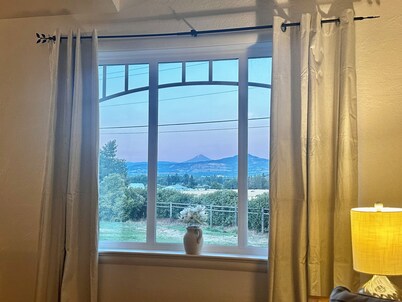 1960's Farmhouse- VIEWS! - Gated-Wineries-Rogue X
