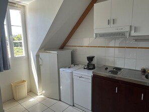 冰箱、微波炉、烤箱、炉灶