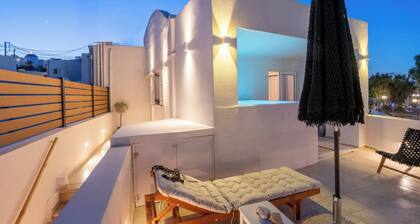 Island Charm - Elegant Island Retreat & Stylish Outdoor Living in Imerovigli.