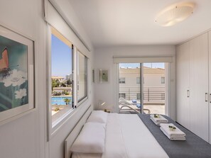 2 Schlafzimmer, Bügeleisen/Bügelbrett, Bettwäsche