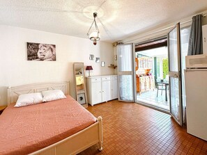 2 bedrooms