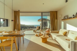 Studio, Balcony, Sea View | Living area
