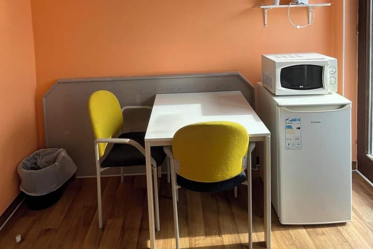 Twin Room, Balcony | Individually furnished, iron/ironing board, free WiFi, bed sheets