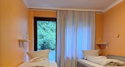 2-Rent Group Hostel Rooms AUB162