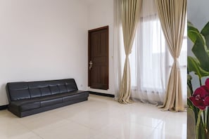 Living area - INNCA Jatidiri Villa, Semarang (Semarang)