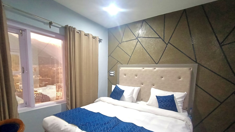 Tavisha River View Orchard Pahalgam