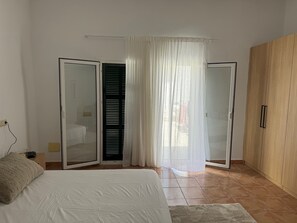 3 soverom, strykejern/-brett, wi-fi og sengetøy