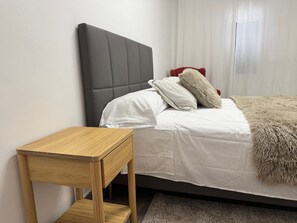 3 chambres, fer et planche à repasser, Wi-Fi, draps fournis
